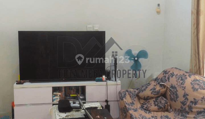 Rumah 2 Lantai Sudah Renov Semi Furnished di Cluster Graha Raya 2