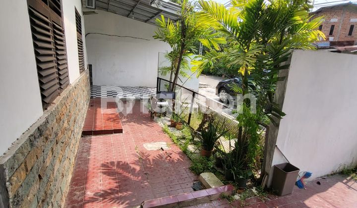 Rumah di Komp Angkasa Pura Kemayoran 2