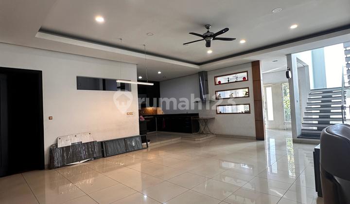 Price Drop for 3-Story House in Taman Grisenda, Cheapest with Nice SHM 2