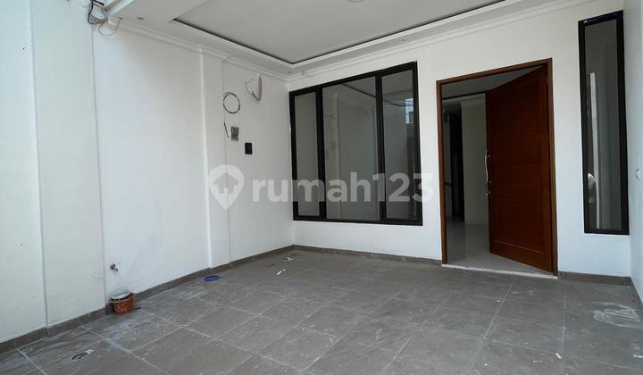 Lowest Price Brand New House Price Drop in Jelambar Cakep SHM 2