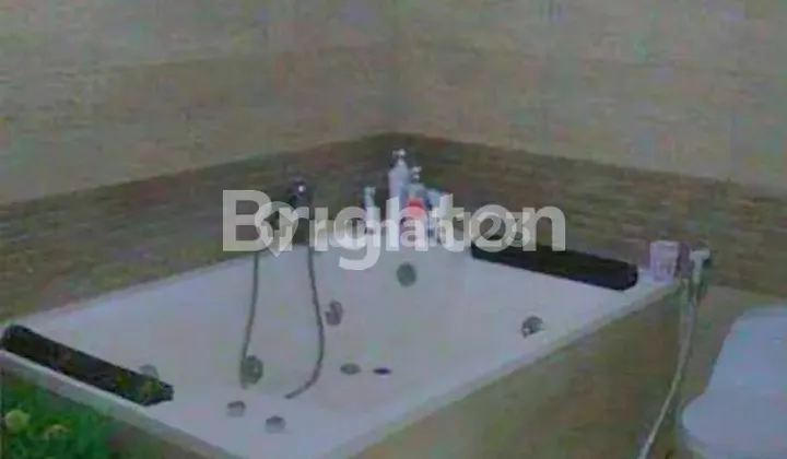 Rumah Strategis di Pesona Khayangan 2