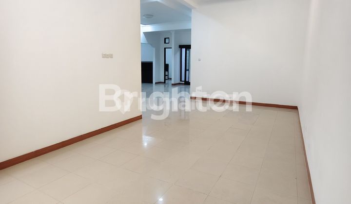 HUNIAN LUAS DI PESONA KHAYANGAN 2