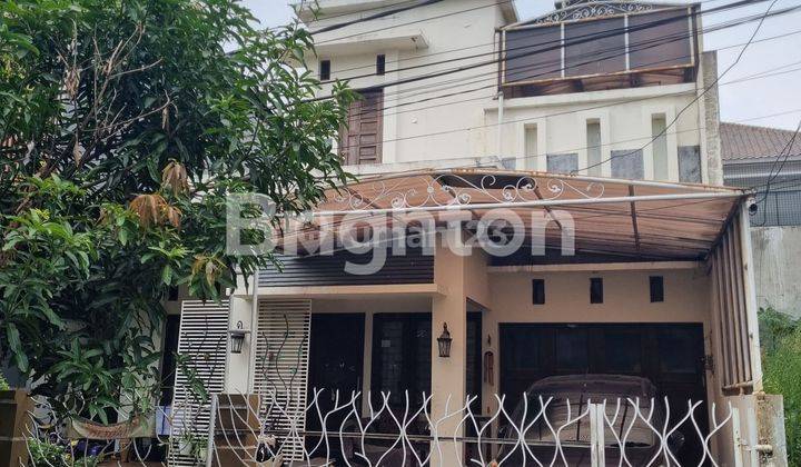 RUMAH STRATEGIS DI PESONA KHAYANGAN 1