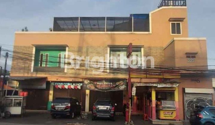 RUMAH STRATEGIS DAN ASRI