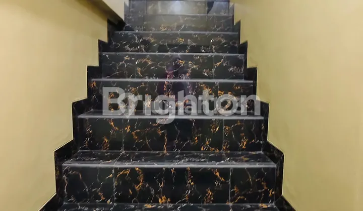 Strategic 3.5-Storey Shop House in Sukmajaya, Depok 2