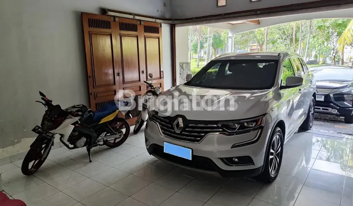 Hook Residence Formerly Famous Beauty Salon 2