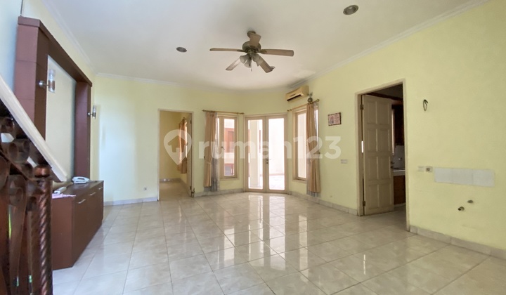 Disewakan Dijual Rumah 2 Lantai  1