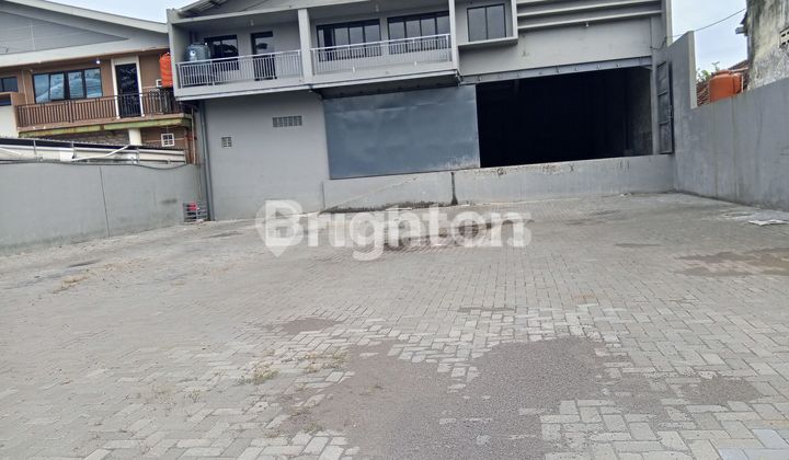 WAREHOUSE ON THE SOUTH RING ROAD