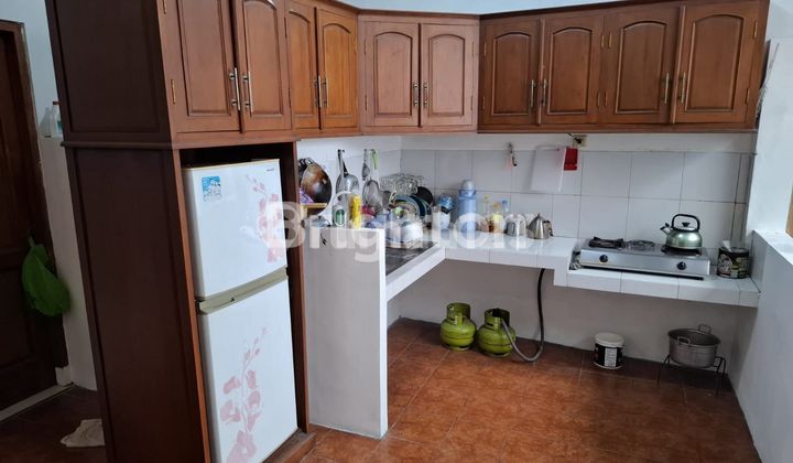 STRATEGIC HOUSE NEAR EXTESQUARE UMBULHARJO 2