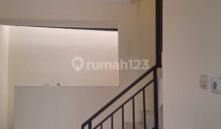 Rumah Bagus Rapih Siap Huni di Golden Palem 0048.Hos 2