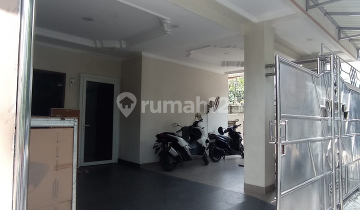 Dijual Rumah 3,5 Lantai di Taman Palem Lestari, Cengkareng