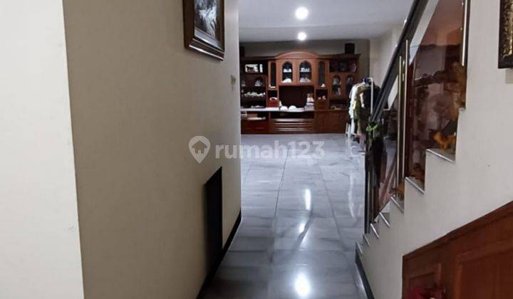 Dijual Rumah Lokasi Intercon, Taman Kebon Jeruk 2