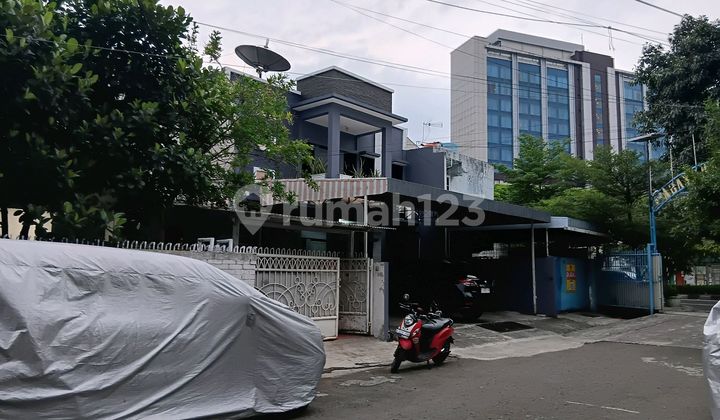 Rumah 2 Lantai Strategis dan Nyaman