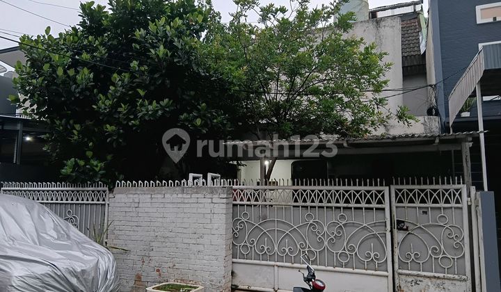 Rumah 2 Lantai Strategis dan Nyaman