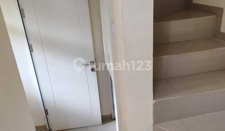 Disewakan Rumah Siap Huni Amarillo Village Gading Serpong 2
