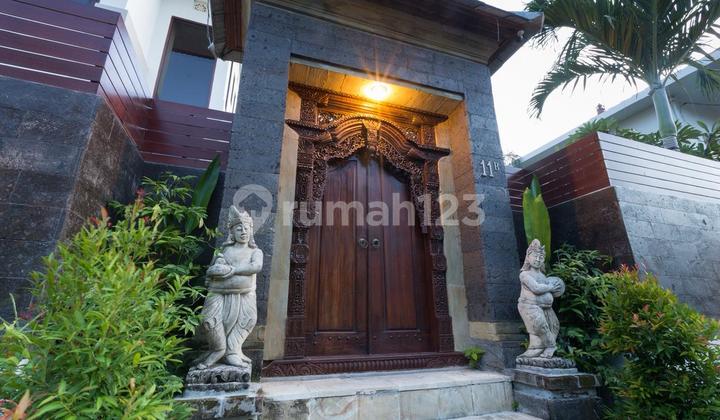 A Vintage private villa for sale in strategic location close to Umalas and Canggu Jalan Raya Semer Kerobokan Seminyak, Bali