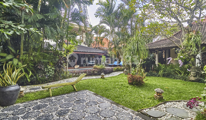 Dijual Villa Kaja Jl Seminyak Raya Badung