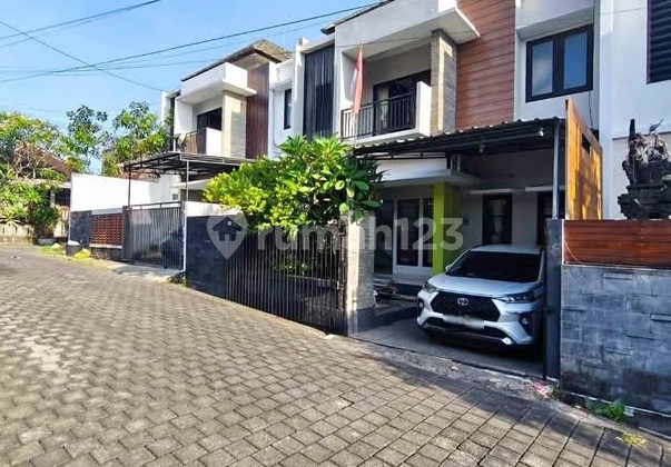 For sale 2-story house Well maintained & ready to occupy Location: Jl Buana Raya, Padangsambian, West Denpasar