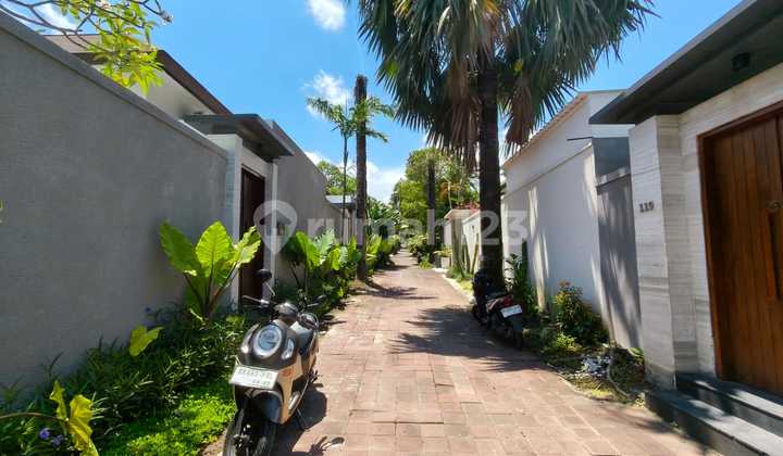 Di jual Modern Villa komplek Lokasi bumbak umalas