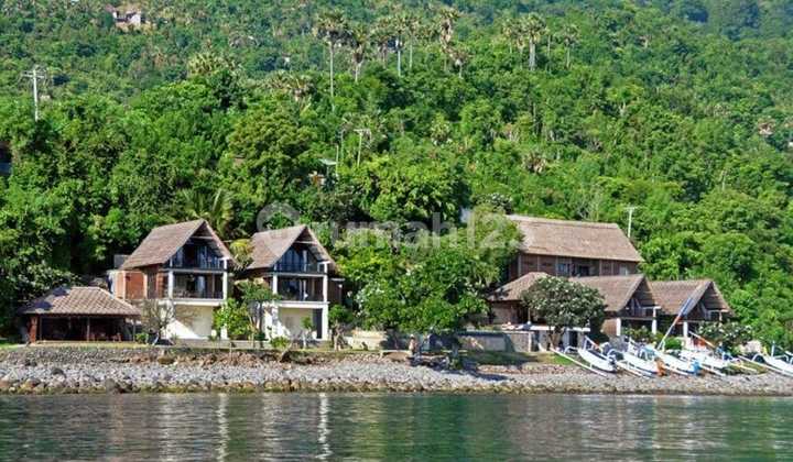 For sale Villa Santorini, Amed, near the beach in Bunutan, Seraya - Karangasem.