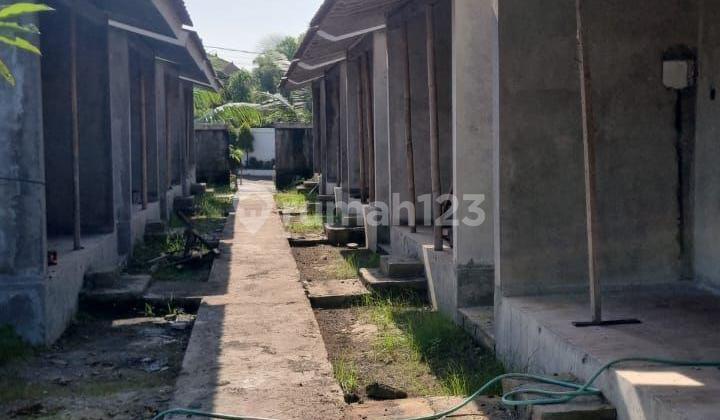 Land for sale 10 ares in Suluban with building/villa Price 15B Land for sale 10 ares in Suluban with building/villa Price 15B