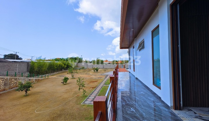 Lahan bagus seluas 36,6 are dengan bonus villa besar dan megah. Berlokasi di pinggir jalan utama Dharmawangsa Nusa Dua.