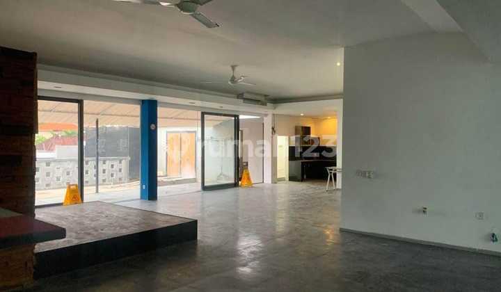Leasehold Rumah Ex Hostel Jalan Kunti Seminyak 1