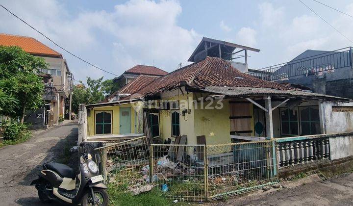 For sale old house including land location Tangkuban Perahu Padangsambian 1