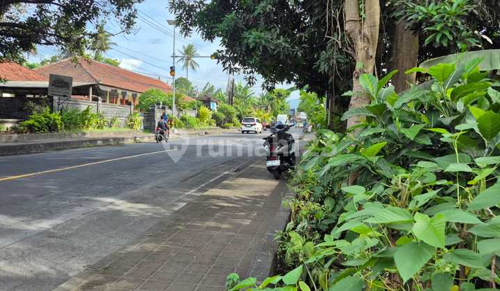 For sale 34.2 are of land. Located by the provincial road in Karangasem.