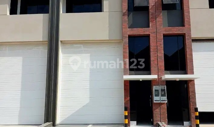 Bizpark Warehouse PIK2 6x20 Multipurpose Ready-to-Use Strategic Front Row Bizpark Warehouse PIK2 6x20 Multipurpose Ready-to-Use Strategic Front Row