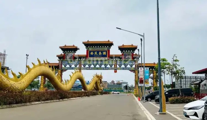 Shanghai Mega Kuningan Ruko PIK2 4.5x18 Dragon Statue Bustling Culinary Area