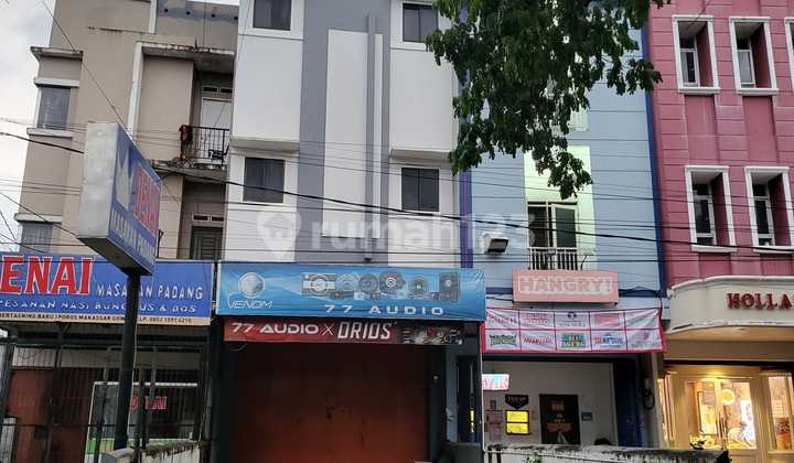 Strategic 3-Story Shop House on Tun Abdul Razak 2