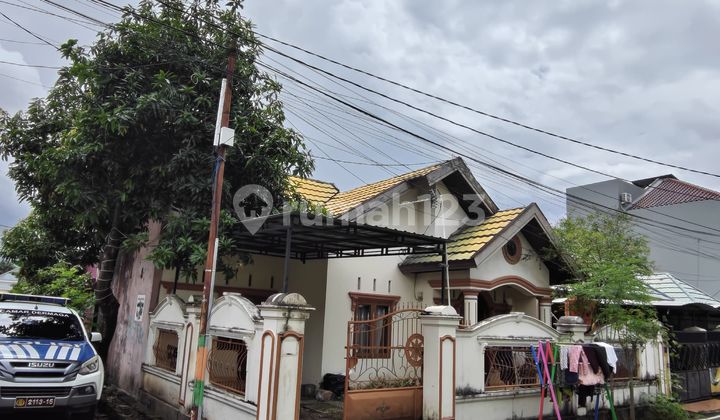 Rumah Sudut di Paccerakkang 2