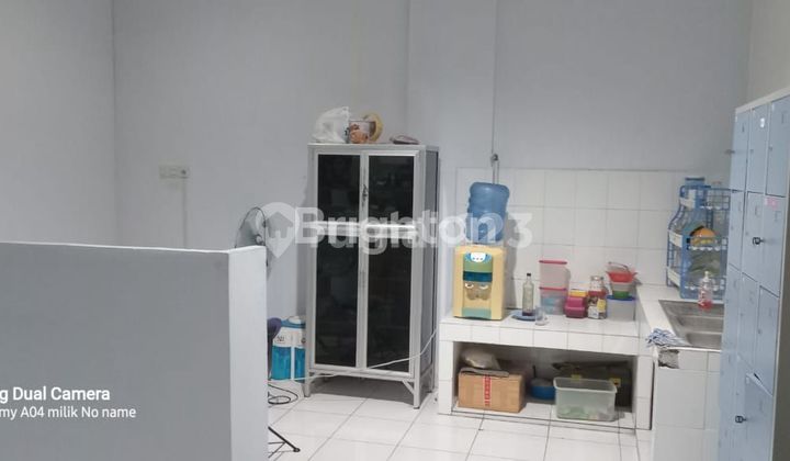 Ruko 3 Lantai di Pusat Bisnis 2