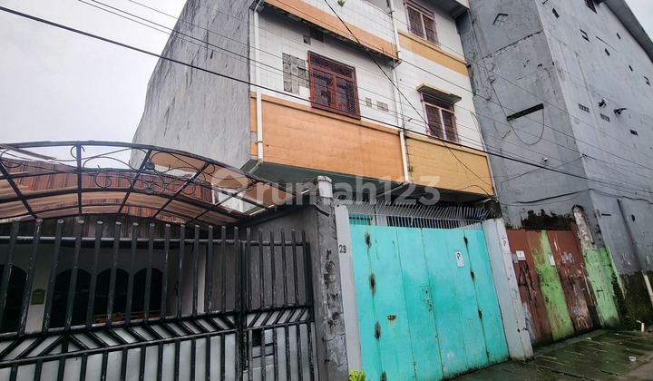 Ruko 3.5 Lantai di Veteran Utara