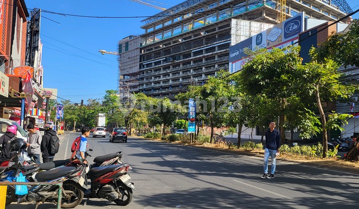 Strategic 3.5-Storey Shop House in Pengayoman 2