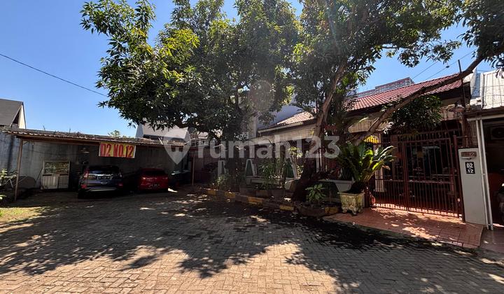 Two-Story Corner House in Panakkukang Mas 2