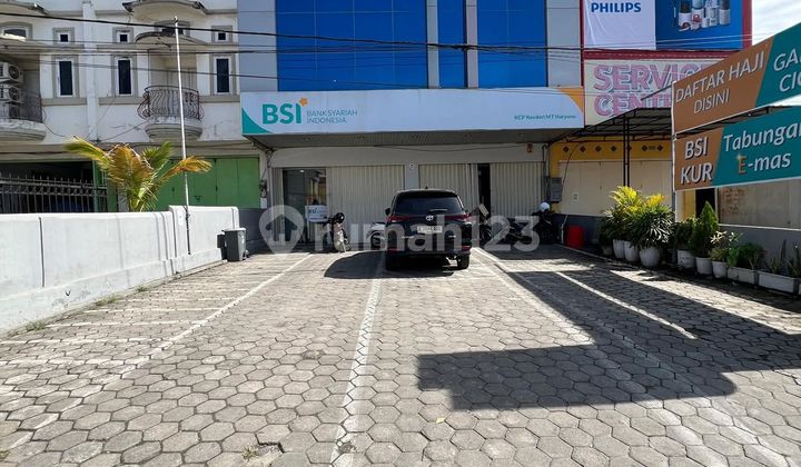 3-Storey Terraced Shophouse in Kendari 3-Storey Terraced Shophouse in Kendari