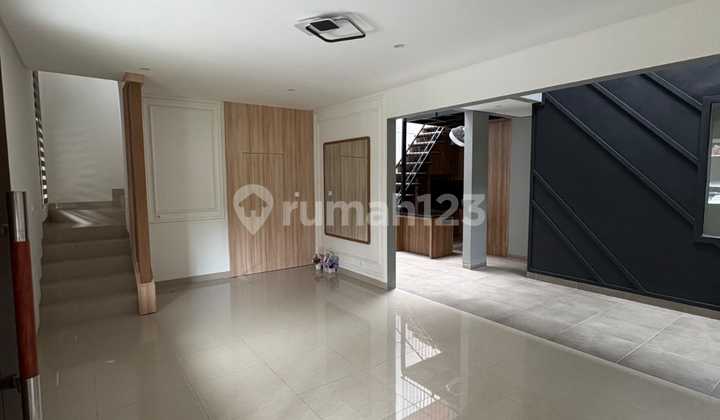 Rumah Cantik di Sumarecon Mutiara 2