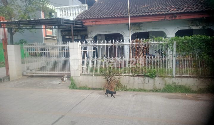 Rumah 2.5 Lantai Di Ade Irma Nasution 1