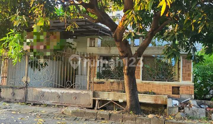 Two-Story House in Golden Park Panakkukang, Golden Park Complex, Jl. Madrid No. 43, Paropo, Panakkukang, Makassar City, South Sulawesi, Indonesia, 90233, Panakkukang 2