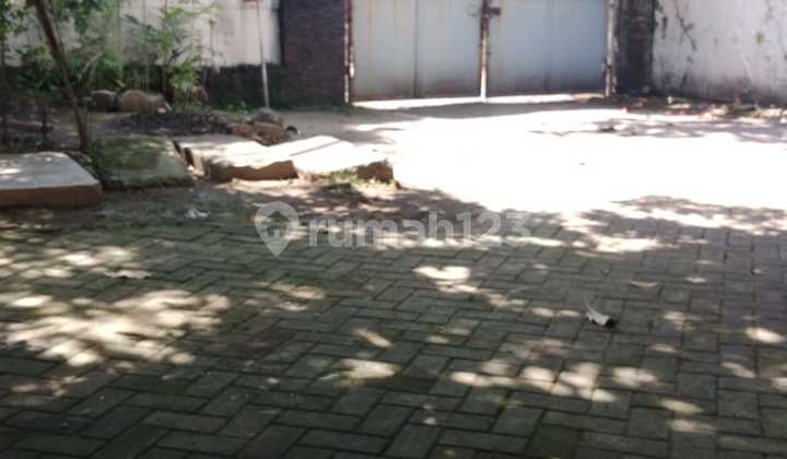 For Rent Old House City Center Jl. Mawar, Strategic area behind GMS church Near Tunjungan Plaza, Jayanata cosmetics, restaurants - culinary 2