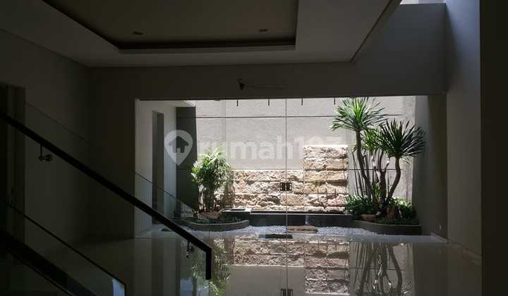 Dijual Rumah Minimalis Siap Huni Semi Furnish di East Emerald Mansion, Citraland