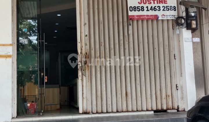 Prestigious Location on Raya Kartini Surabaya, Central Surabaya City Center, Near Diponegoro Darmo.