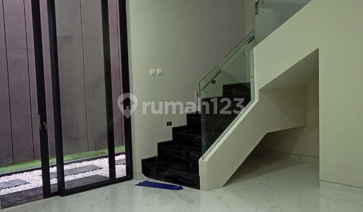 Dijual Rumah Baru Gress Minimalis Citraland Belum Dihuni Taman Puspa Raya, Dekat Wiyung Surabaya Barat