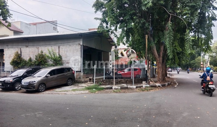 Dijual Rumah Siap Huni di Jalan Kusuma Bangsa Surabaya Pusat - Rumah usaha 1