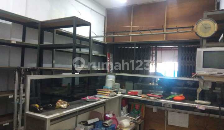 Strategic Shophouse for Rent in Tidar, Near Dupak, Petemon, Kedungdoro, Embong Malang, Embong Kali, Tunjungan 2
