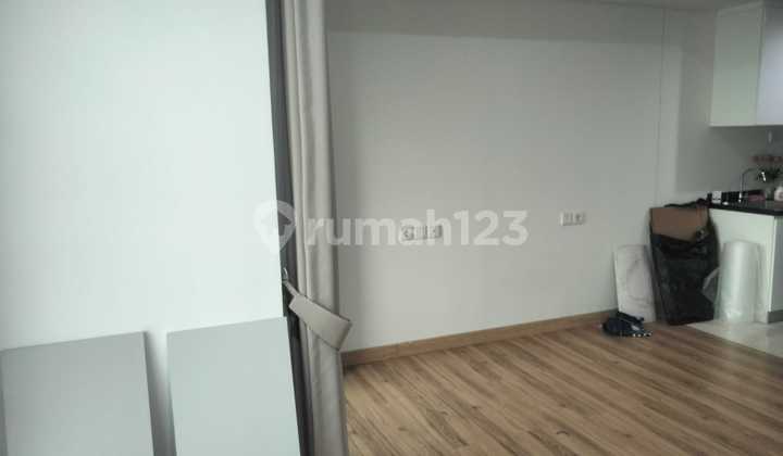 Apartement Dijual Sutdio 1 BR Semi Furnished
