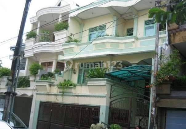 Disewakan Rumah Bagus Dan Terawat 2 Lantai Unfurnished di Cipete Jakarta Selatan 1