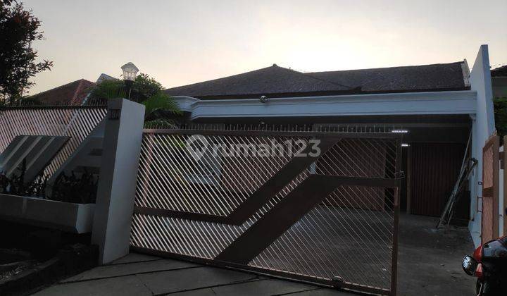 Rumah Luas Di Jalan Merbabu Semarang Selatan 2